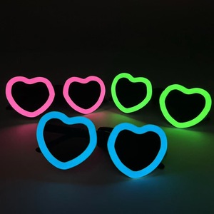 Gafas de Fiesta de Navidad con Forma de Corazón <span class=keywords><strong>LED</strong></span> de Neón 2025, Gafas Luminosas para Bar, Conciertos, Clubes, Música, Accesorios de Disfraces, Artículos Novedosos - Product Image 3