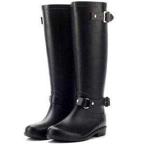 Video's over Wat is Vrouwen Geprinte Mode Regeaarzen met Comfortabele Neopreen Voering en Waterdicht Rubber
