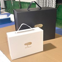 Offre Spéciale Boîte d'emballage cadeau pliable de taille personnalisée Grande boîte magnétique rigide pour chaussettes Fourrure pour Noël Stratification mate