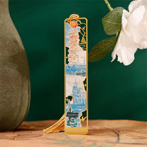 <span class=keywords><strong>Marque</strong></span>-pages promotionnels personnalisés avec pompons, <span class=keywords><strong>marque</strong></span>-pages en métal émaillé en laiton, cadeaux - Product Image 1
