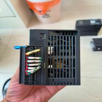 Controlador Lógico PLC Compacto TM221ME16R 24VDC para Máquinas Pequeñas, PLC OEM para Automatización Industrial, Controlador Lógico Programable, Marca Nueva