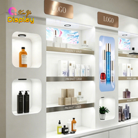 Meuble mural de salon de coiffure OEM ODM XINYI, unité de présentation en verre sur mesure avec éclairage LED, design écologique et durable