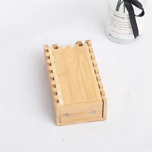 Torre de Dados Profesional de Bambú para Torneos, Campañas de D&D y Jugadores de Juegos de Mesa Exigentes - Product Image 5