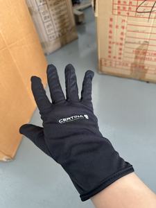 Guantes Negros de Microfibra Personalizados con Logotipo Blanco para Vendedoras de Joyería - Product Image 5