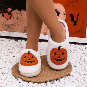 Nouvelles pantoufles en coton moelleux en forme de citrouille pour hommes et femmes, pantoufles chaudes pour la maison, pantoufles d'Halloween - Product Image 2