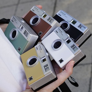 กล้องฟิล์ม Kodak ฮาล์ฟเฟรม 35 มม. พร้อมแฟลชในตัว โฟกัสอัตโนมัติ น้ำหนักเบา ขึ้นฟิล์มเอง ชัตเตอร์ 1/100 วินาที คุณภาพสูง สไตล์เรโทร - Product Image 2
