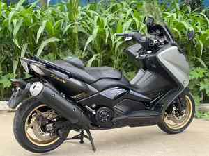 <span class=keywords><strong>Scooter</strong></span> Yamaha TMAX 530 d'occasion haut de gamme - Moteur 530cc ABS TCS Siège et poignées chauffants Faible kilométrage - Product Image 6