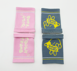 صمم شعارك الخاص للرياضة في صالة الألعاب الرياضية دعامة معصم لدعم عصابة العرق تصميم مخصص أحزمة عرق للياقة البدنية - Product Image 4