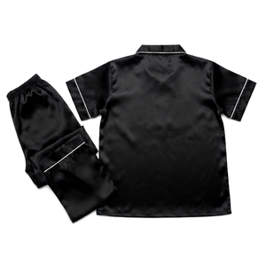 Ensemble pyjama 2 pièces en satin pour femme, manches courtes, col montant, noir uni, style classique, vêtements de nuit d'automne, shorts respirants et décontractés - Product Image 1