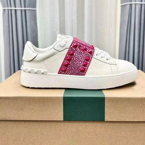 Кроссовки женские мужские с заклепками - Product Image 3