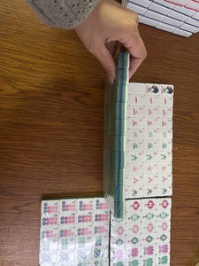 Fichas de Mahjong Americanas Personalizadas de Color Verde Claro, 4 Capas, Acrílico Oscuro de Lujo, Fichas Automáticas para Juegos de <span class=keywords><strong>Casino</strong></span>, Juego Moderno y Portátil - Product Image 2