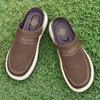 Sandales pour hommes en cuir véritable à bout fermé et ajouré, à enfiler, pour l'été et la plage, avec semelles en caoutchouc souples et respirantes, grandes tailles