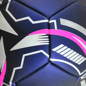 Ballon d'entraînement de football léger et durable, ballon professionnel pour les exercices et le développement des compétences - Product Image 4