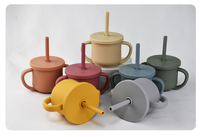 Logo personnalisé Chauffe-gobelet en silicone de qualité alimentaire pour tout-petits pour l'entraînement des enfants, eau potable, gobelet à bec, couvercles avec paille pour bébés