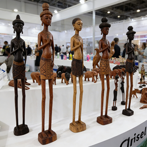 Figurine de girafe en bois d'ébène africain sculptée à la main, style Art déco, décoration d'intérieur - Product Image 6