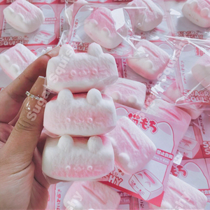 Jouet Squishy Carré en PU Super Doux Anti-Stress, Style Japonais Kawaii, Rose, en Forme de Gâteau de Riz Bébé Chaton, Cadeau pour Adultes, Vente en Gros - Product Image 3