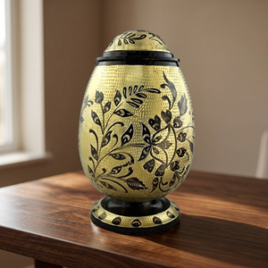 Urne commémorative en laiton, urne funéraire pour cendres humaines, cercueil floral, ossuaire, décoration de table - Artisanat indien pour la maison - Product Image 3