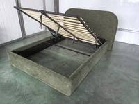 Sommier en bois avec tissu en lin vert, lit rembourré en tissu pour un design élégant