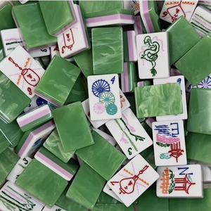 Mahjong américain de luxe vert, design personnalisé, 4 couches de tuiles acryliques, 160 cartes, boîte portable personnalisée pour jeu, cadeau de Noël - Product Image 2