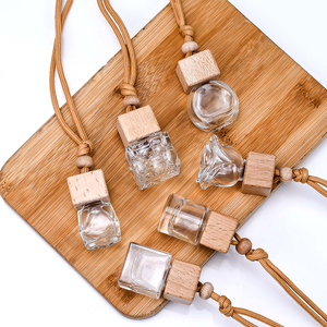 Venta al por mayor 6ML 8ML 10ML12ML Ambientador perfumado a granel vacío Aceites esenciales colgantes Difusores de coche Botellas de vidrio con tapa de madera - Product Image 1
