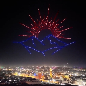 ผู้ผลิตโดรน L1 ดั้งเดิมมานาน 16 ปี โดรนสำหรับแสดงแสงสี สามารถตั้งโปรแกรมได้ ทนทานต่อสัญญาณรบกวนสูง พร้อมระบบบินซิงโครไนซ์ - Product Image 6