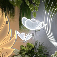 Lampu kupu-kupu LED biru bergerak besar untuk latar belakang pernikahan dekorasi acara pesta romantis Modern buatan desain Tiongkok