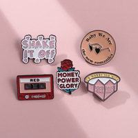 Benutzer definierte Red Tape Rose Fetisch Broschen Metall Abzeichen Pins für Frauen mit Liebes thema für Sängerin Lyrics Weihnachten National feiertag