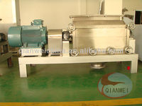 Machine à pulper les fruits et légumes Qianwei SUS304, broyeur pour la production de purée de tomates, ligne de production de jus automatique à haute efficacité