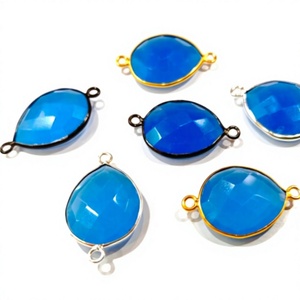 Connecteurs à double boucle en laiton plaqué noir/argent/or avec cristal de calcédoine bleue en forme de poire, taille briolette, 15x18mm, pour collier - Product Image 1