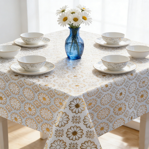 <span class=keywords><strong>Tovaglia</strong></span> e Runner in PVC con Stampa Margherite, Design Jacquard a Motivo Continuo, Rivestimento Dorato Impermeabile, Usa e Getta, Forma Oblunga per Feste - Product Image 5