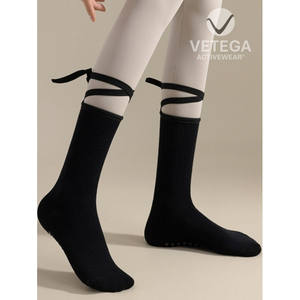 Collants de danse Vetega Ballerina en coton noir côtelé avec bretelles pour l'entraînement de danse - Product Image 1