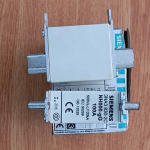 Fusible de Bajo Voltaje Carrier 3NA3 830-2C 10A para Protector de Aire Acondicionado Central - Product Image 1