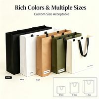 Sac cadeau en papier mat de luxe avec poignée en ruban de soie, logo en feuille d'or, sac d'emballage réutilisable pour boutique de vêtements, cadeau de mariage