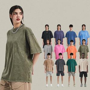 เสื้อยืดแขนสั้นผู้ชายพรีเมียม 250 GSM แบรนด์แฟชั่นสไตล์เรโทร ลายบาติกสโนว์ ล้างสีแบบสตรีท ทรงโอเวอร์ไซส์ พิมพ์โลโก้ - Product Image 2