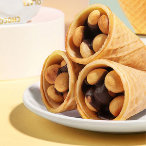 Sandwich à la crème glacée au <span class=keywords><strong>chocolat</strong></span> sucré, biscuits croustillants <span class=keywords><strong>en</strong></span> forme de cône d'œuf - Product Image 3