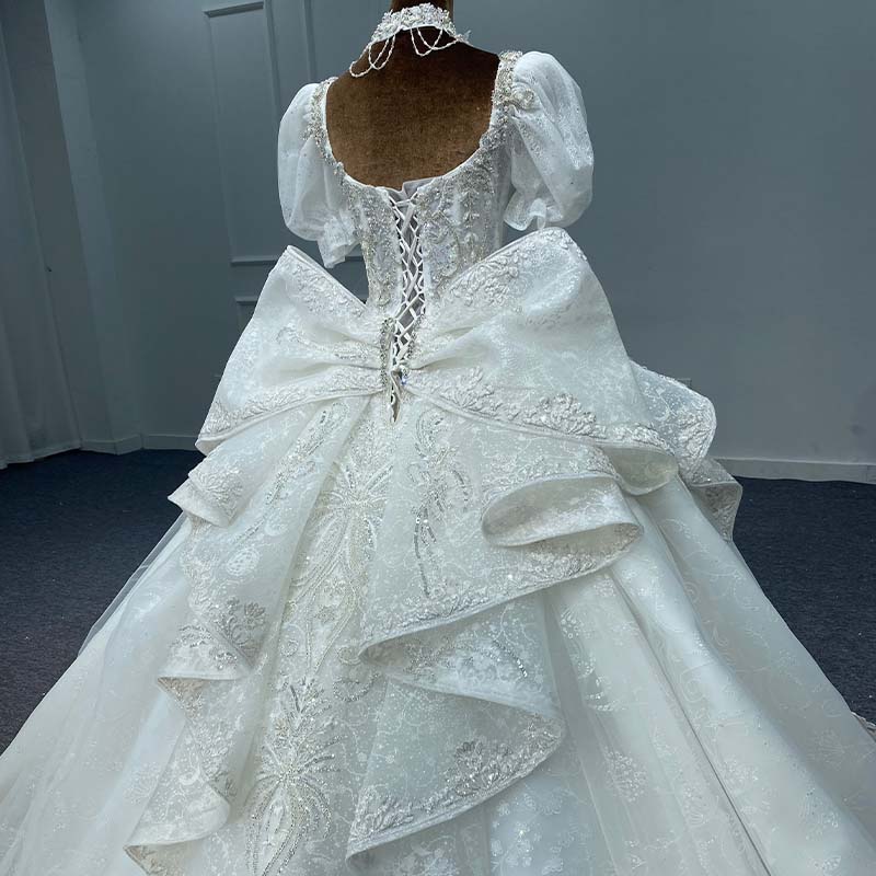 Vintage Exquisite Puff Sleeve Ball Gown Wedding Dress for