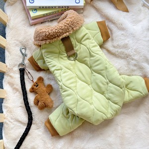 Abrigo acolchado de algodón para mascotas, color verde claro, con colgante de oso de peluche, para perros pequeños y medianos, ropa de invierno y otoño - Product Image 3