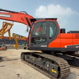 Excavatrice d'occasion Doosan DX225LC-9C à prix avantageux, 22 tonnes, hydraulique, sur chenilles, pour travaux de terrassement, en stock - Product Image 5
