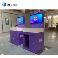 Mesa de mostrador de exhibición de consola de juegos de madera con diseño de accesorio de tienda electrónica RECHI con gabinete de almacenamiento y póster de anuncio cambiable