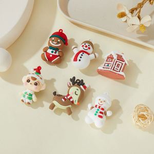 Colgante de PVC de dibujos animados para Navidad, nueva serie navideña, accesorios para llaveros, muñeco de nieve, casa de nieve, plástico blando - Product Image 4