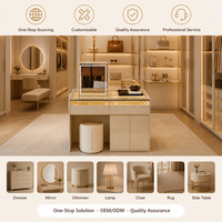 Armoire à bijoux en cuir crème, directement de l'usine, avec dessus en verre trempé fumé, éclairage LED et rangement écologique