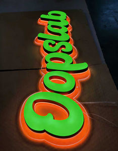 Letrero Acrílico LED Personalizado con Efectos de Color Cambiantes en 3D para Decoración y Promoción Comercial en Interiores - Product Image 1