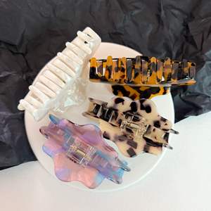 Klip rambut asetat desain mode baru 2025 klip cakar tepi bergelombang bentuk awan klip elegan wanita asetat - Product Image 2