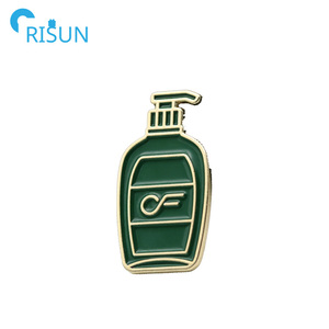 Épinglette en émail personnalisée avec logo, <span class=keywords><strong>flacon</strong></span> <span class=keywords><strong>de</strong></span> gel douche, produits <span class=keywords><strong>de</strong></span> <span class=keywords><strong>toilette</strong></span>, épinglette en émail, cadeaux promotionnels, badge, broche - Product Image 6