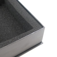 Boîte cadeau rigide à couvercle magnétique en papier spécial sur mesure avec poche et insert en mousse pour l'emballage de maquillage ou de soins de la peau