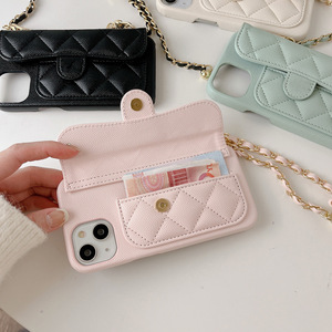 เคสโทรศัพท์แบบครึ่งฝาปิด Chic Caviar สำหรับรุ่น 15 Series วัสดุ PC คุณภาพพรีเมียม สายคล้องคอแบบโซ่ ป้องกันการกระแทก พร้อมช่องใส่บัตร - Product Image 4