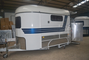 Прицеп для перевозки лошадей ADR с двумя осями, прямой загрузкой, на <span class=keywords><strong>2</strong></span> лошади - Product Image 6