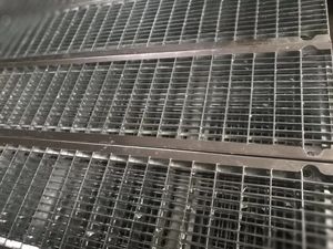Grille de drainage de cour en acier et en métal, grille de drainage <span class=keywords><strong>des</strong></span> eaux pluviales, couvercle de grille pour la gestion <span class=keywords><strong>des</strong></span> eaux de surface - Product Image 3