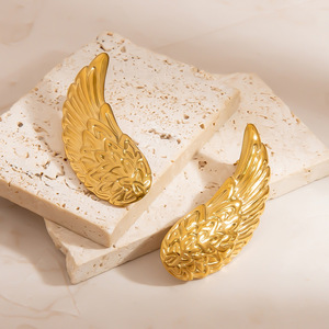 ต่างหูแบบติดหูรูปปีกขนนก ชุบทอง 18k สแตนเลสสตีล ดีไซน์เรขาคณิต สำหรับผู้หญิง - Product Image 3