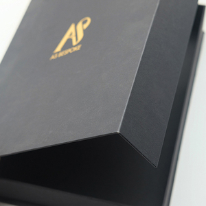 Boîte d'emballage en carton de luxe avec logo personnalisé Boîte cadeau magnétique grand couvercle à rabat pour vêtements - Product Image 5